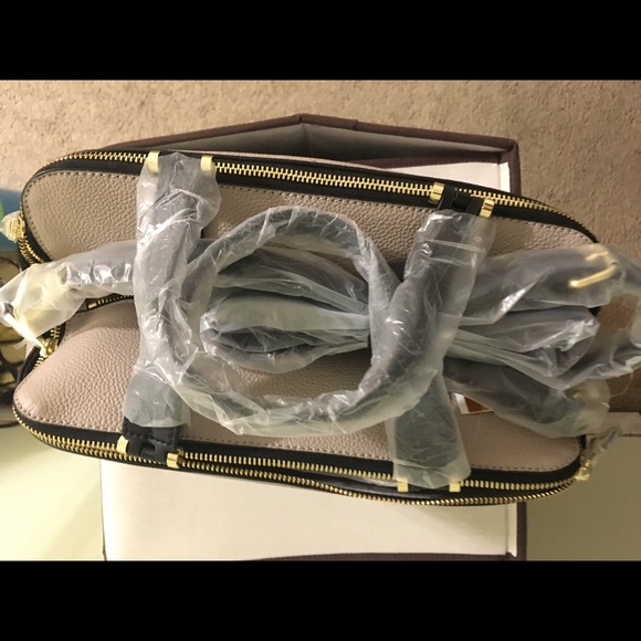 Mia leather satchel - Picture 6 of 8